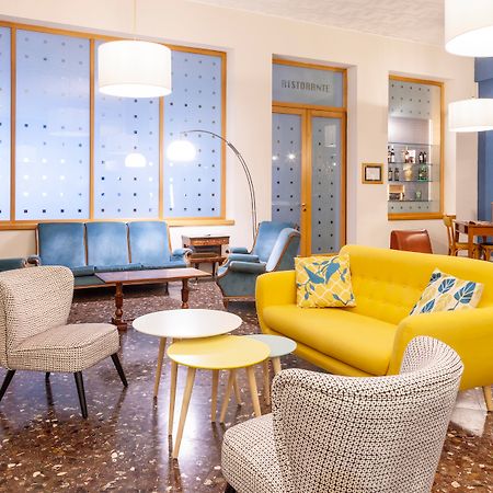 Hotel Ibis Styles Trani Esterno foto