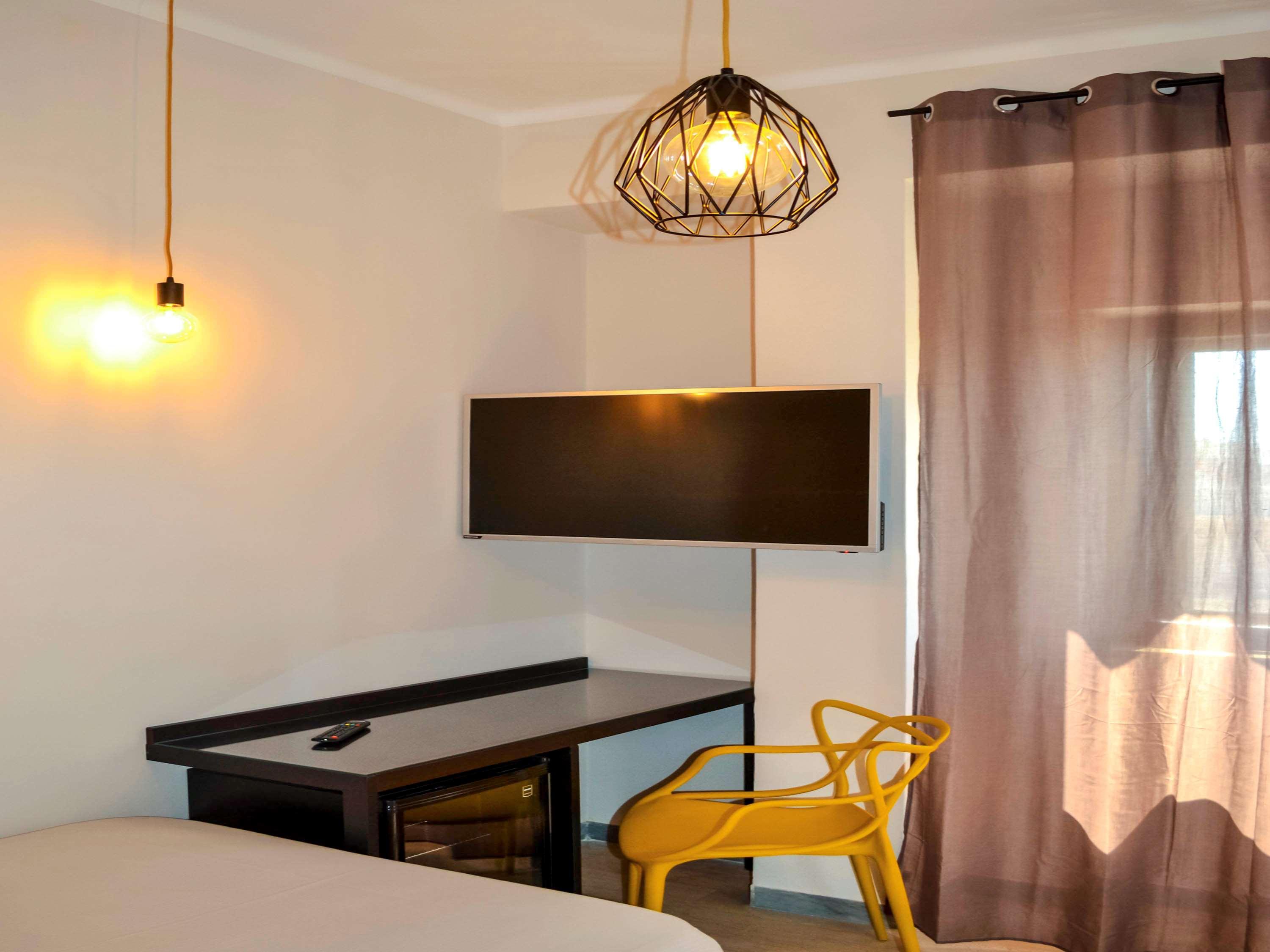 Hotel Ibis Styles Trani Esterno foto