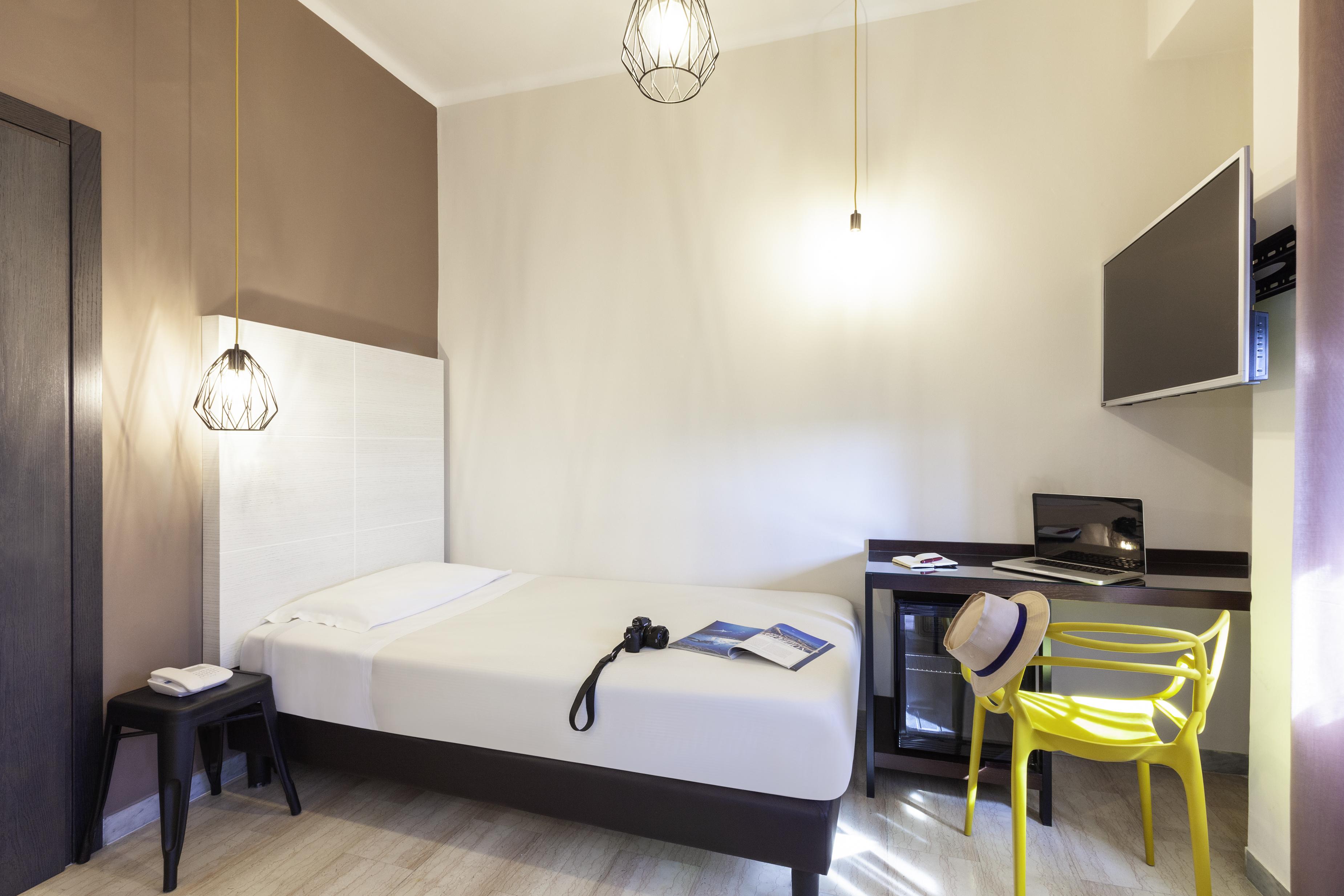 Hotel Ibis Styles Trani Esterno foto