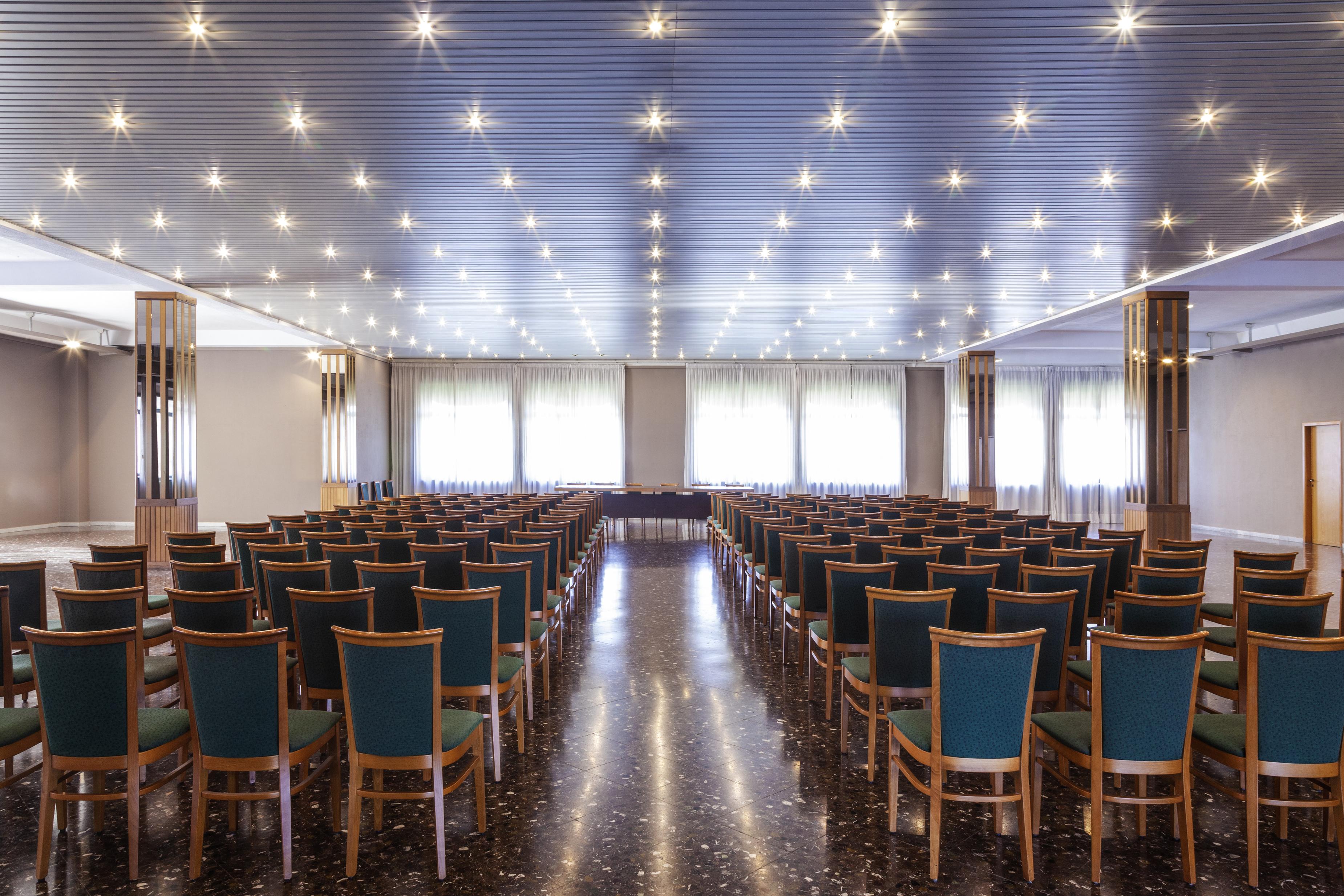 Hotel Ibis Styles Trani Esterno foto
