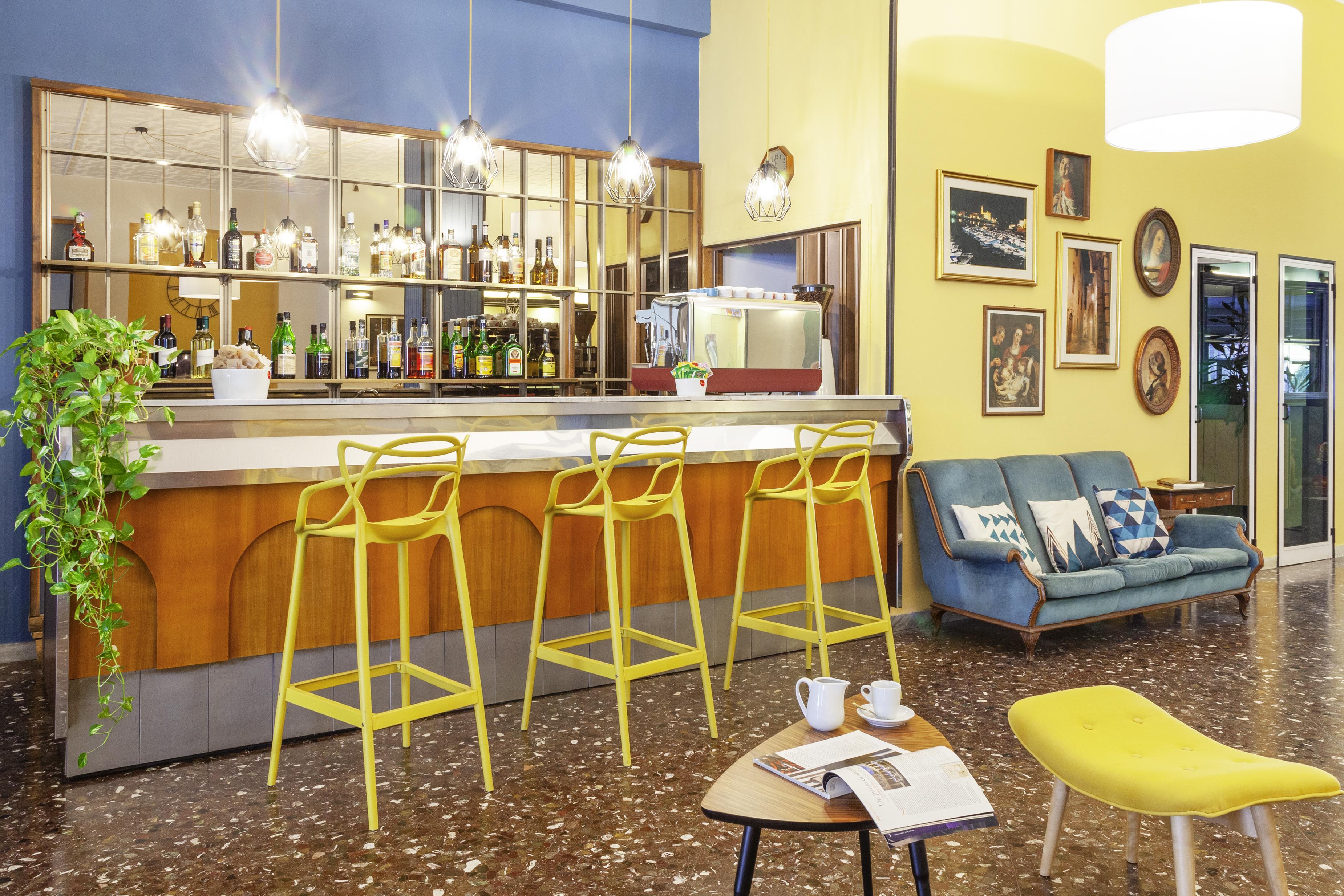 Hotel Ibis Styles Trani Esterno foto