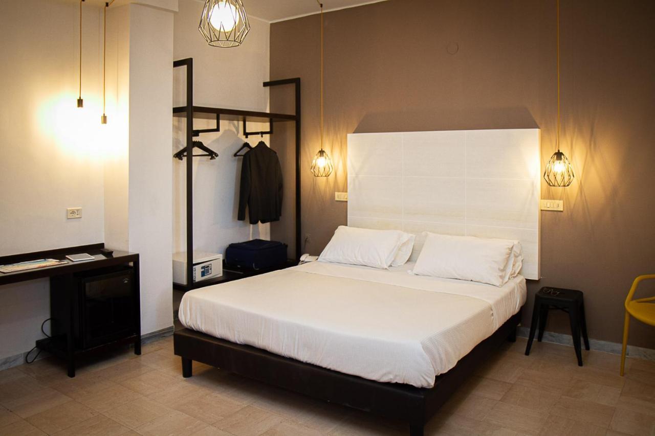 Hotel Ibis Styles Trani Esterno foto