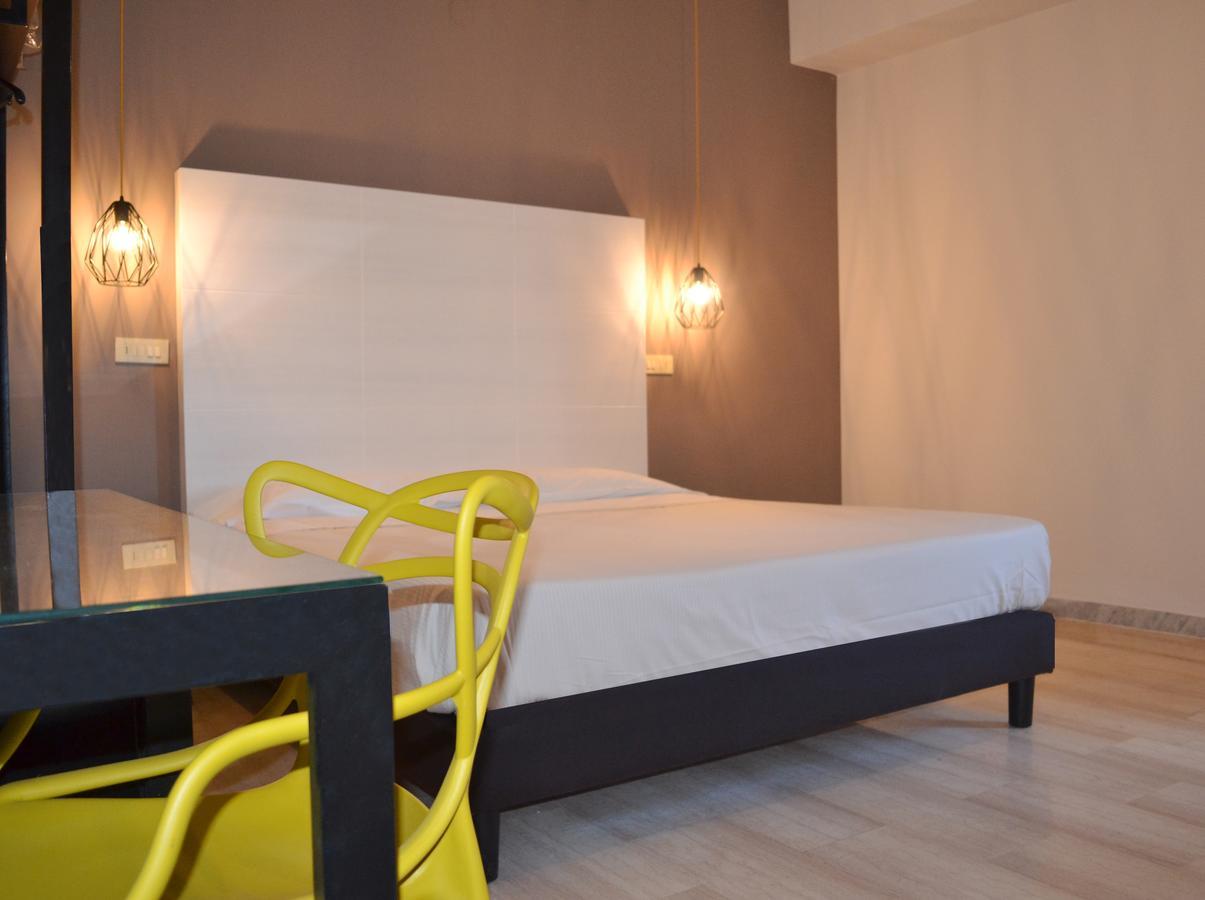 Hotel Ibis Styles Trani Esterno foto