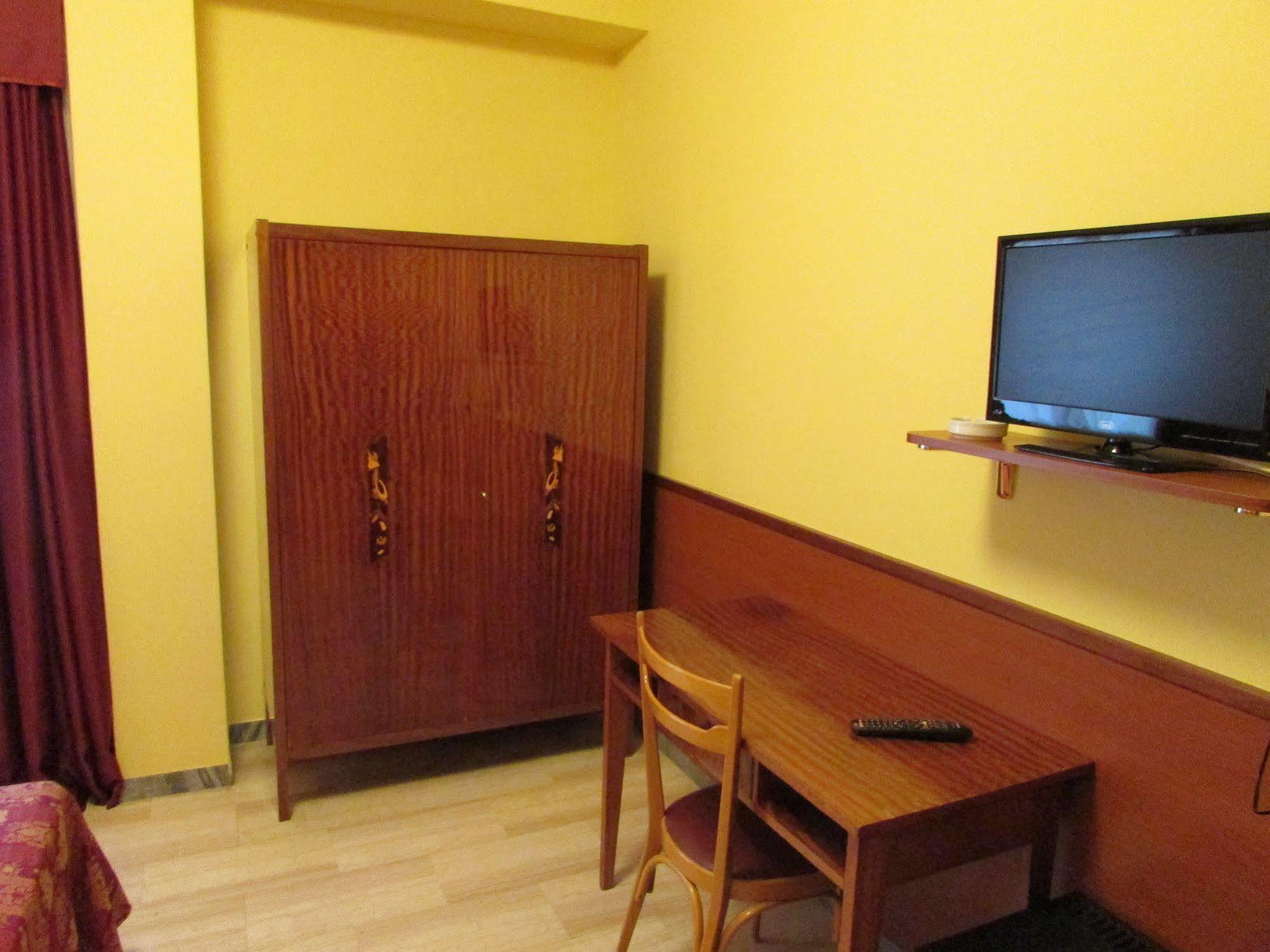 Hotel Ibis Styles Trani Esterno foto