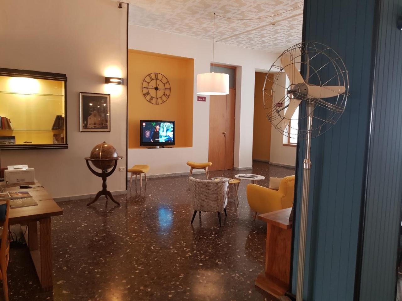 Hotel Ibis Styles Trani Esterno foto