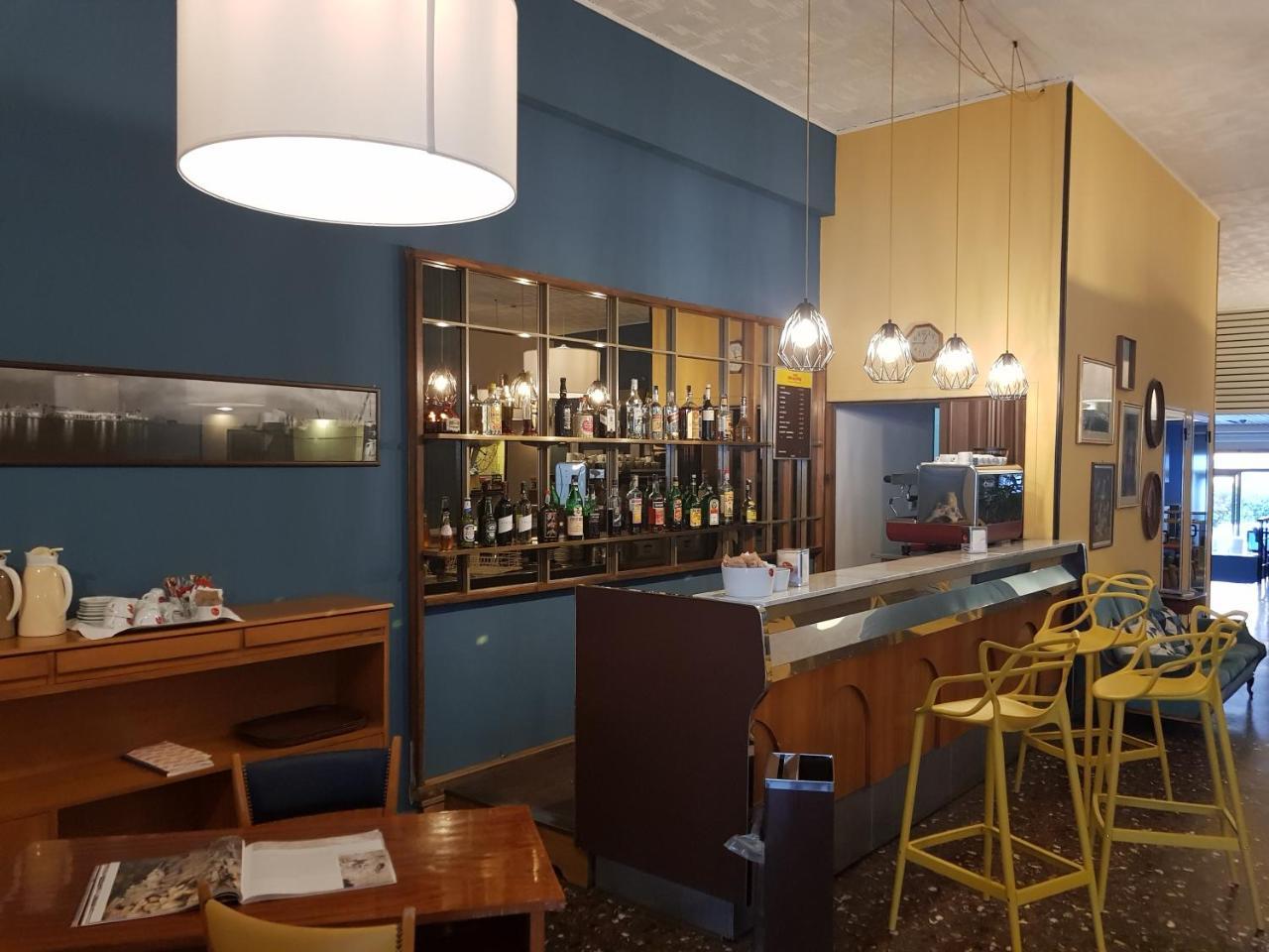 Hotel Ibis Styles Trani Esterno foto