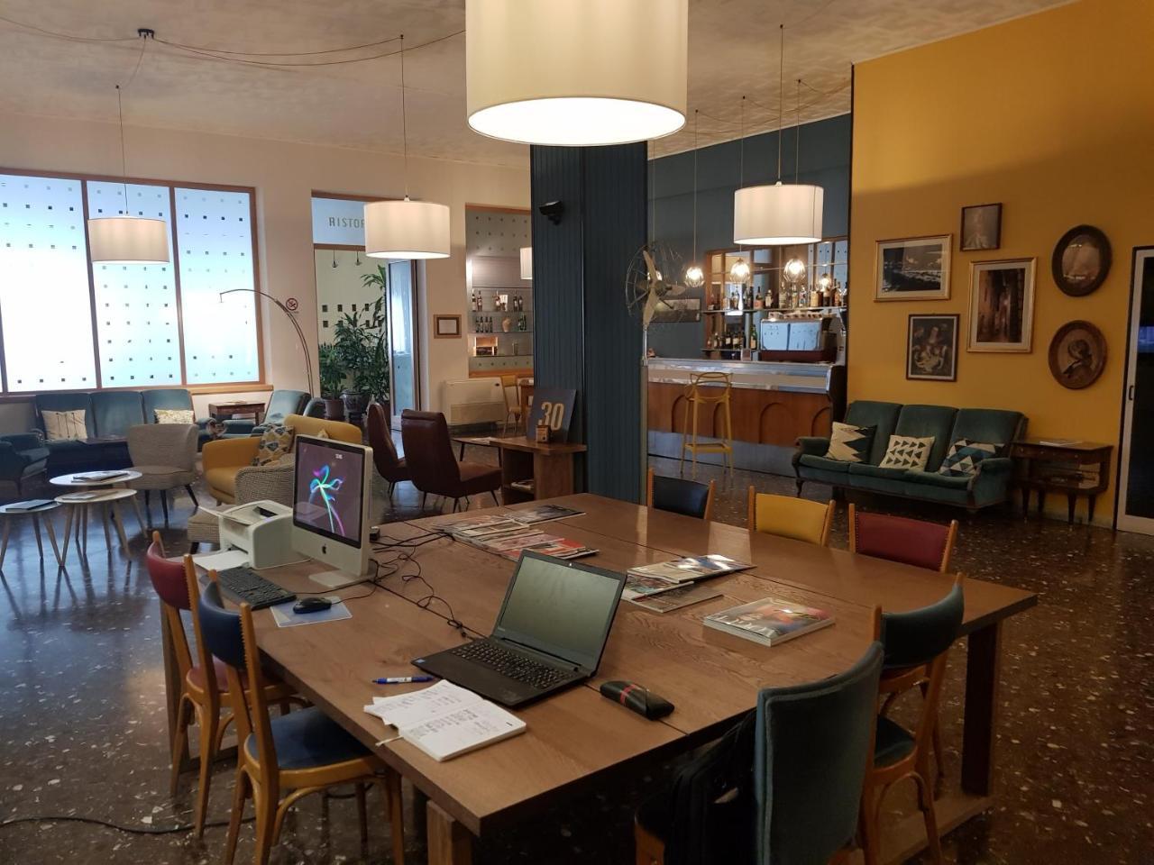 Hotel Ibis Styles Trani Esterno foto