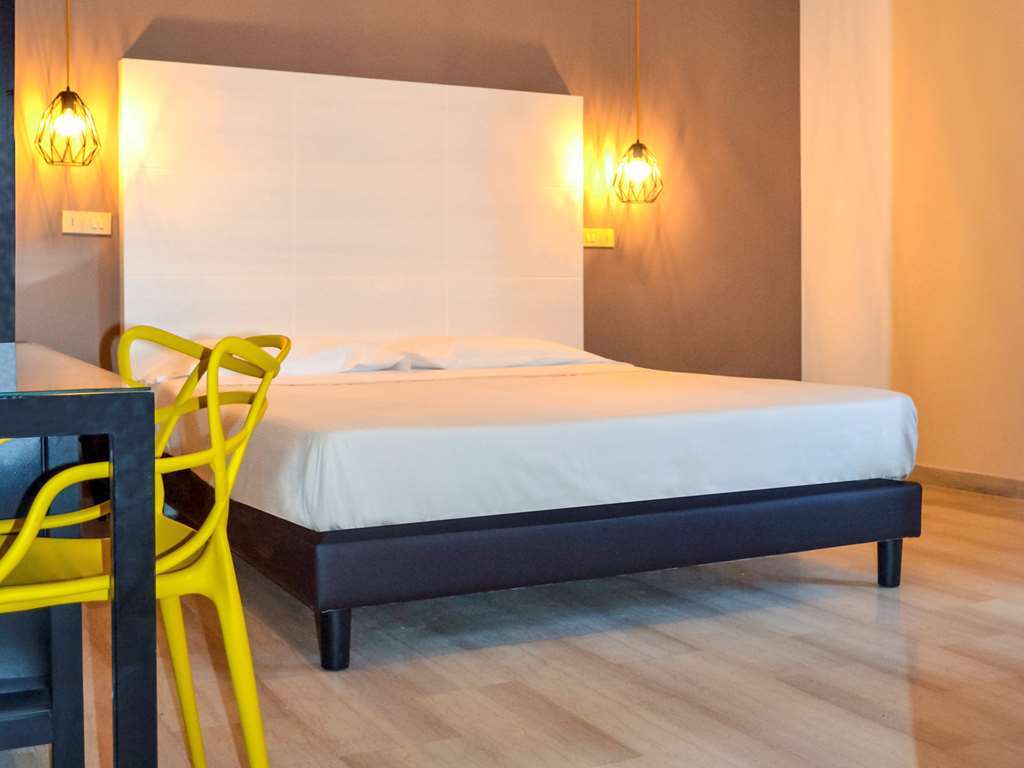 Hotel Ibis Styles Trani Camera foto